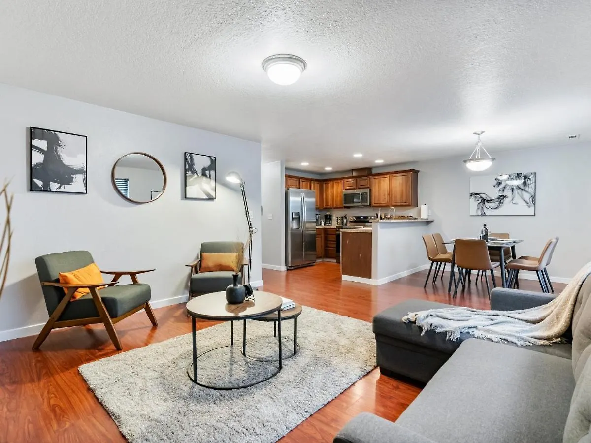 No Place Like Home Vancouver Holiday home
