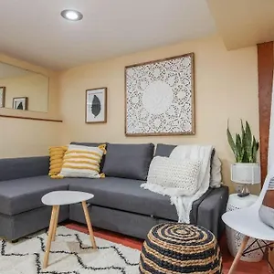 Apartment #stayinmydistrict Woodlawn Eclectic -walk To Dekum, Portland